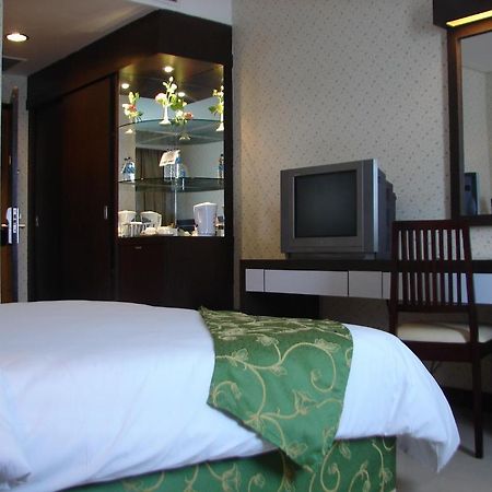 Antares Hotel Medan Exterior foto