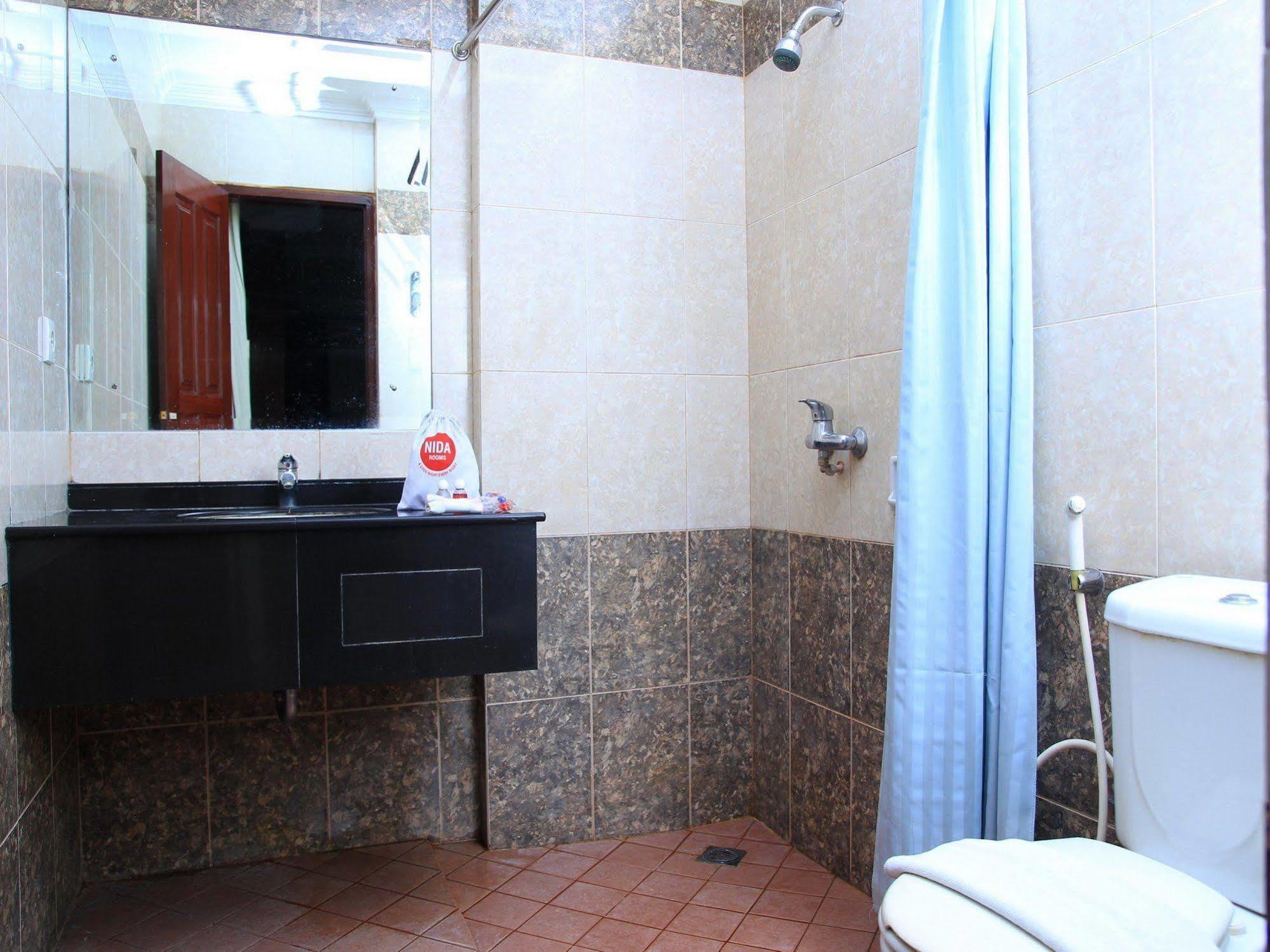 Antares Hotel Medan Exterior foto