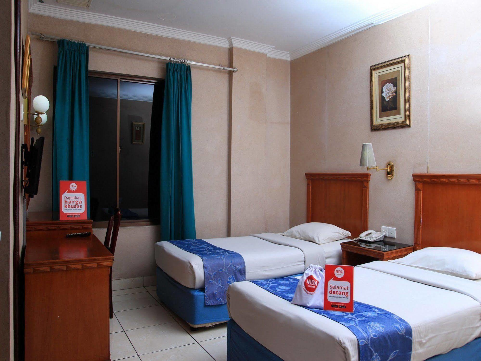 Antares Hotel Medan Exterior foto