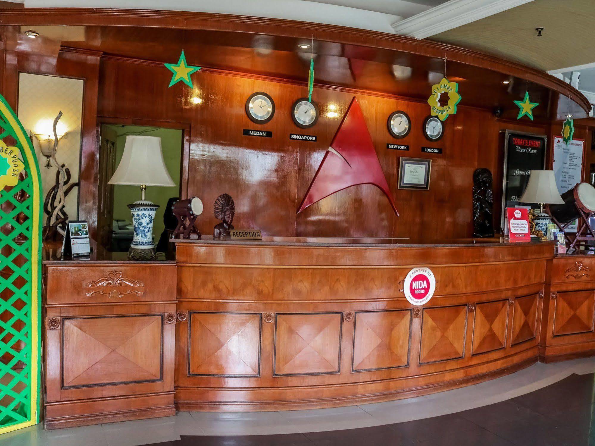 Antares Hotel Medan Exterior foto